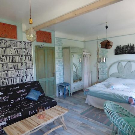 Beau Site Guimauve Et Vieilles Dentelles Bed & Breakfast Royeres Exterior photo