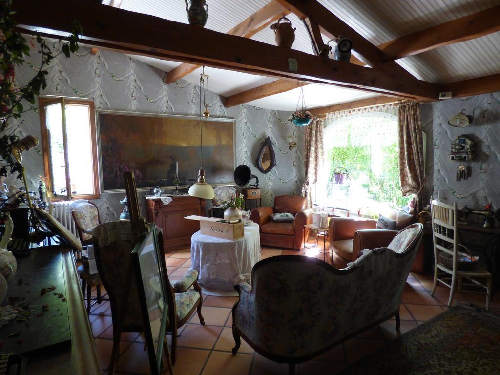 Beau Site Guimauve Et Vieilles Dentelles Bed & Breakfast Royeres Exterior photo