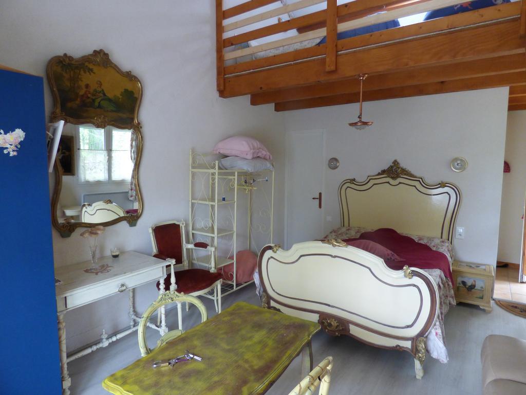 Beau Site Guimauve Et Vieilles Dentelles Bed & Breakfast Royeres Exterior photo